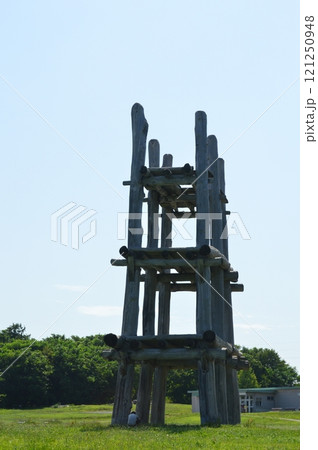 大型掘立柱建物(三内丸山遺跡/青森県青森市大字三内字丸山) 大型掘立柱建物(三内丸山遺跡/青森県青森市大字三内字丸山) 121250948