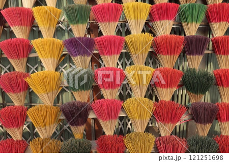 フエのカラフルな線香村 フエのカラフルな線香村 121251698