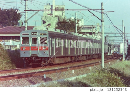 新玉川線開業前の東急・8500系8508~5連、等々力ー上野毛、1976年10月11日 新玉川線開業前の東急・8500系8508~5連、等々力ー上野毛、1976年10月11日 121252548