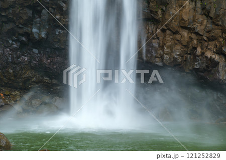 滝壺の水飛沫 滝壺の水飛沫 121252829