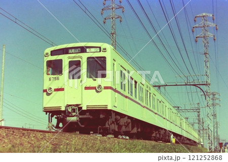京王6000系6756~6両、急行・高尾山口行、府中ー分倍河原、1976年10月29日 京王6000系6756~6両、急行・高尾山口行、府中ー分倍河原、1976年10月29日 121252868