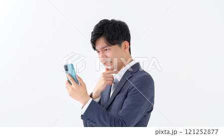 男性 スマートフォン 男性 スマートフォン 121252877