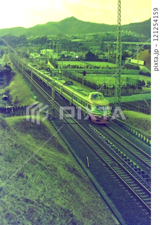 屋根上クーラー取り付け前の小田急・3100形NSE車、伊勢原ー鶴巻温泉、1977年1月6日 121254159