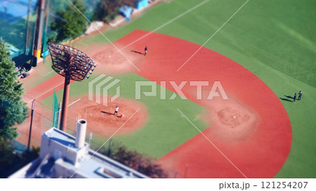 展望台から見た野球場　チルトシフト 121254207