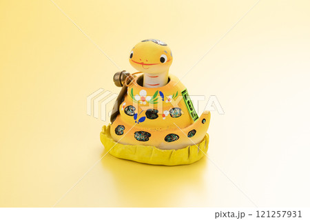 干支の置物　巳年　お正月のイメージ 121257931