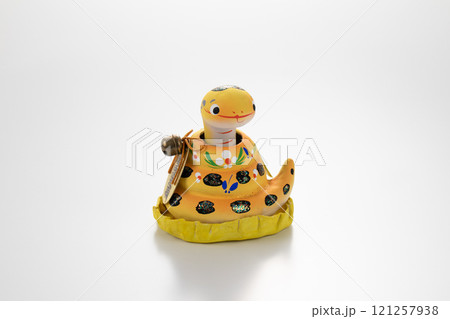 干支の置物　巳年　お正月のイメージ 121257938