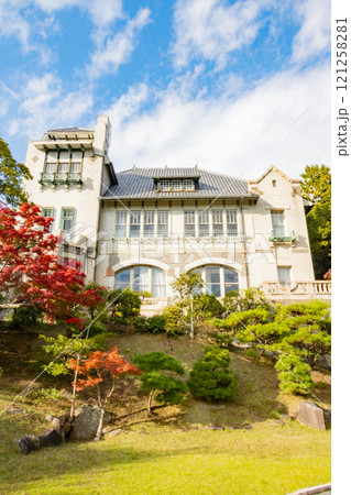 神戸市須磨区にある神戸迎賓館・旧西尾邸の外観 神戸市須磨区にある神戸迎賓館・旧西尾邸の外観 121258281