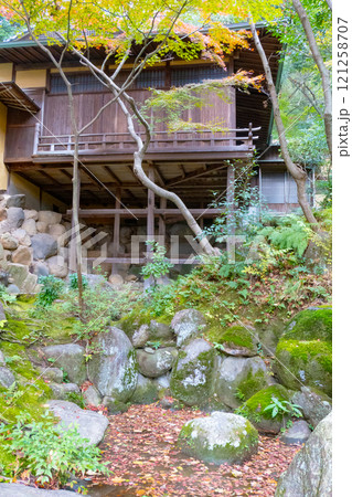 神戸市須磨区にある紅葉がきれいな神戸迎賓館・旧西尾邸の離れ・松風閣 121258707