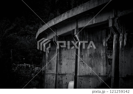 高架橋～鉄道のある風景～ 121259142