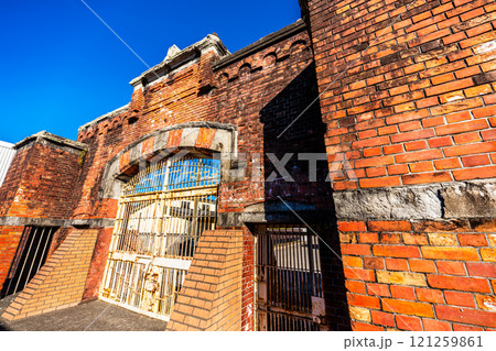 旧長崎刑務所正門【長崎県諫早市】 121259861