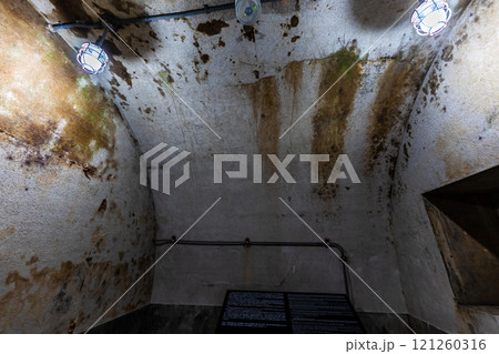 長崎県防空本部跡（立山防空壕）長官室（知事室）【長崎市】 121260316