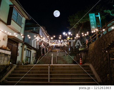 伊香保温泉 石段街の夜景(多重露出撮影) 伊香保温泉 石段街の夜景(多重露出撮影) 121261863