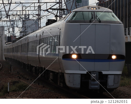 塚本駅を通過する683系回送(B39) 塚本駅を通過する683系回送(B39) 121262031