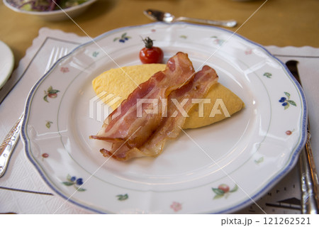 万平ホテル　朝食のオムレツ 121262521