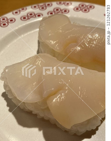 回転ずしで食べる「大つぶ貝」 121262783