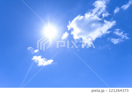 夏の空　太陽と雲　横浜 121264373