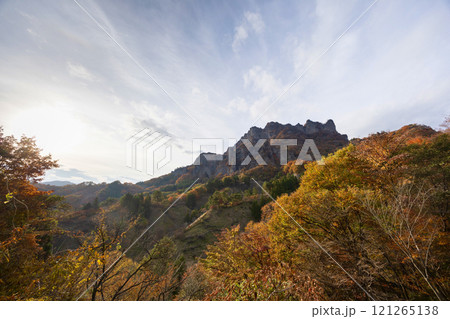 紅葉が美しい妙義山 121265138