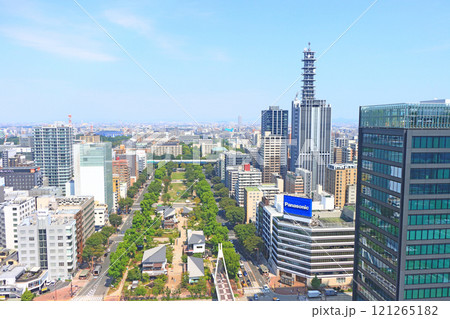 愛知県名古屋市、自然豊かな久屋大通公園の風景 愛知県名古屋市、自然豊かな久屋大通公園の風景 121265182