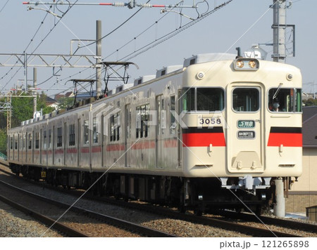 快晴の山陽電気鉄道本線をゆく山陽電車3050系S特急 快晴の山陽電気鉄道本線をゆく山陽電車3050系S特急 121265898