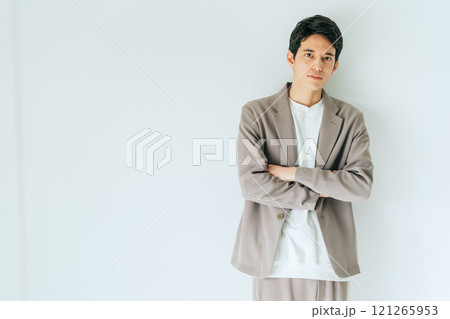 若いビジネスマン 121265953