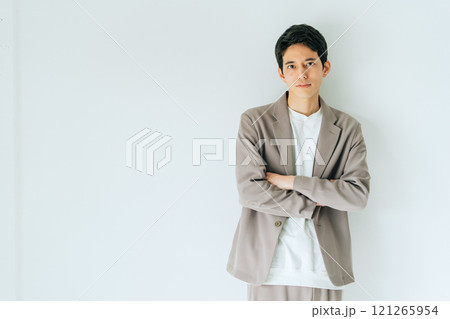 若いビジネスマン 若いビジネスマン 121265954