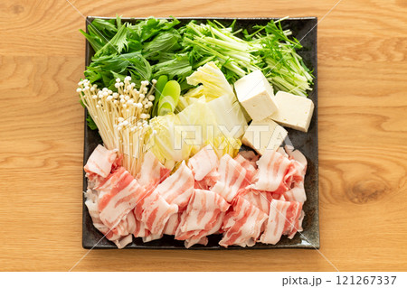 豚しゃぶしゃぶの食材 121267337