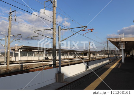 山口県の厚狭駅のホーム 山口県の厚狭駅のホーム 121268161
