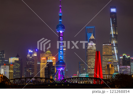 Night view of skyscraper and skyline in Lujiazui, Shanghai, Skyline and skyscraper buildings in Shanghai, Shanghai city skyline skyscraper architecture, China. 121268854