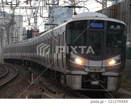 塚本駅を通過する225系100番台新快速姫路行き(I14) 塚本駅を通過する225系100番台新快速姫路行き(I14) 121270484