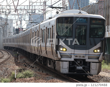 塚本駅を通過する225系0番台新快速姫路行き(I5) 塚本駅を通過する225系0番台新快速姫路行き(I5) 121270488