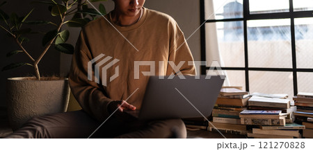 男性ポートレート 121270828