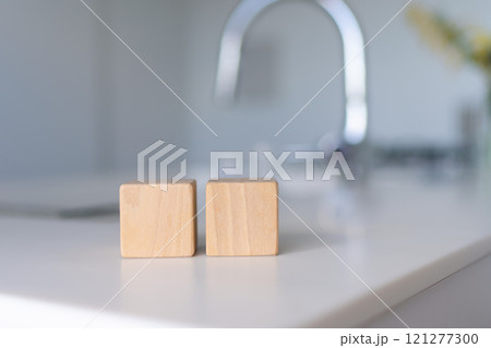 置かれた積み木 置かれた積み木 121277300