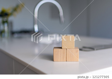 3つの積み木 3つの積み木 121277305