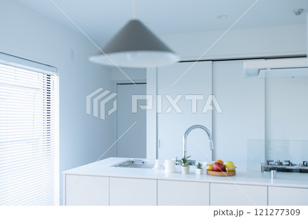 Image photo 121277309