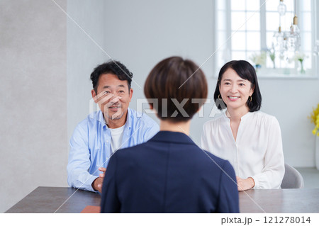 営業マンと客の夫婦 121278014