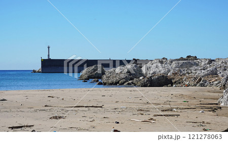 能登半島地震の被害状況（石川県輪島市鹿磯海岸付近で発生した隆起による海岸） 121278063