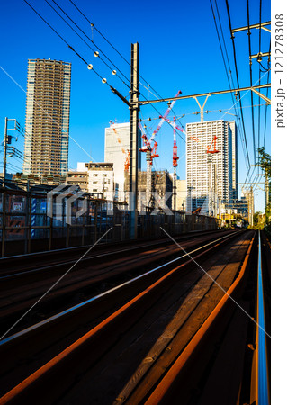 工事中の東京 都電雑司ヶ谷周辺とマンション建設のクレーン 2024.11 d-2 高彩度コントラスト 工事中の東京 都電雑司ヶ谷周辺とマンション建設のクレーン 2024.11 d-2 高彩度コントラスト 121278308