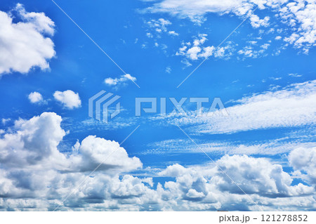 夏の青空と雲 夏の青空と雲 121278852