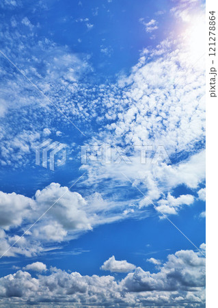 夏の青空と雲 夏の青空と雲 121278864