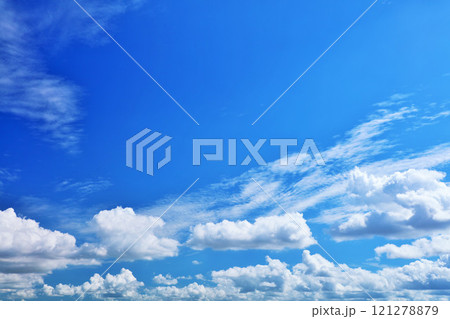 夏の青空と雲 夏の青空と雲 121278879