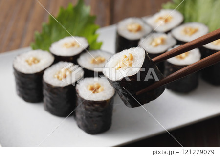 納豆巻き 納豆巻き 121279079