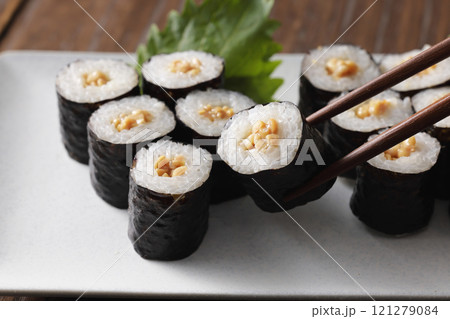 納豆巻き 121279084