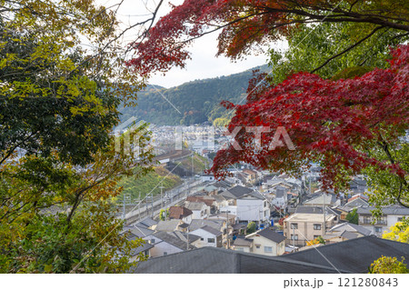 山科疎水からの眺め 京都市山科区街並み 山科疎水からの眺め 京都市山科区街並み 121280843