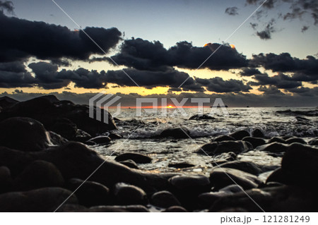 <夜明けの景色>鐙瀬溶岩海岸の夜明け <夜明けの景色>鐙瀬溶岩海岸の夜明け 121281249