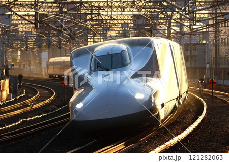 【JR東海】夕方のN700系「のぞみ」（東海道新幹線：浜松駅） 121282063