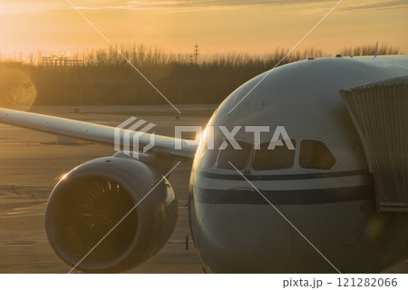 飛行機 飛行機 121282066