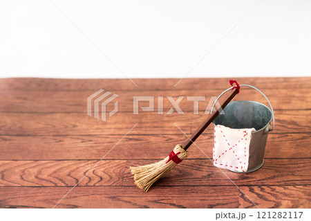 ミニチュアのお掃除道具 ミニチュアのお掃除道具 121282117