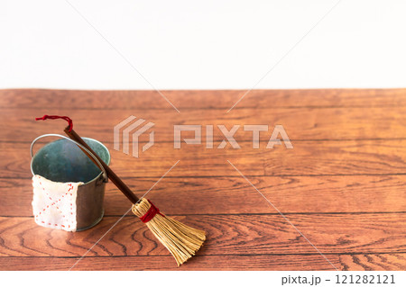 ミニチュアのお掃除道具 121282121