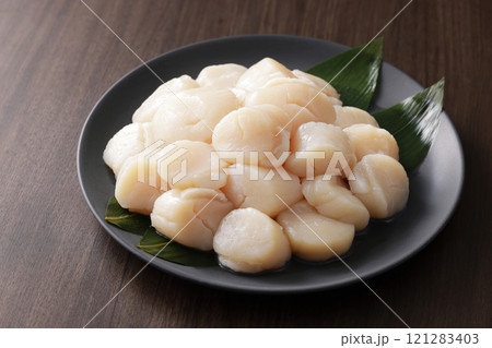 北海道オホーツク産の帆立の貝柱 121283403