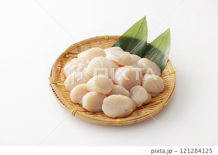 山盛りにした帆立の貝柱 121284125